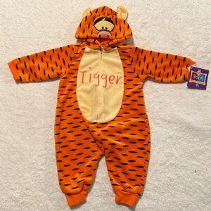 NWT Disney Pooh 100 Acre Collection Tiger Sleepwear Onesie RN19023 12 months
